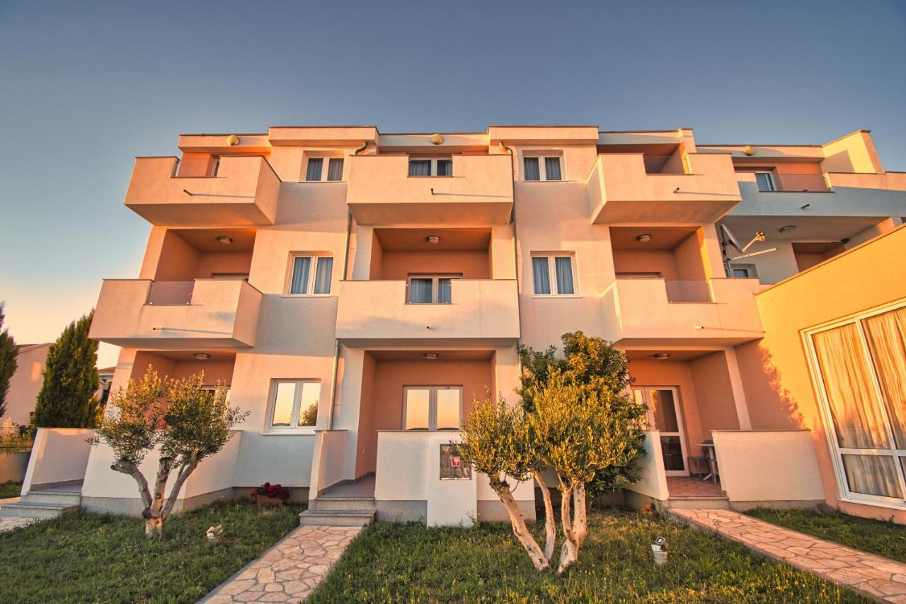 Pension Augustino Miletici Екстер'єр фото