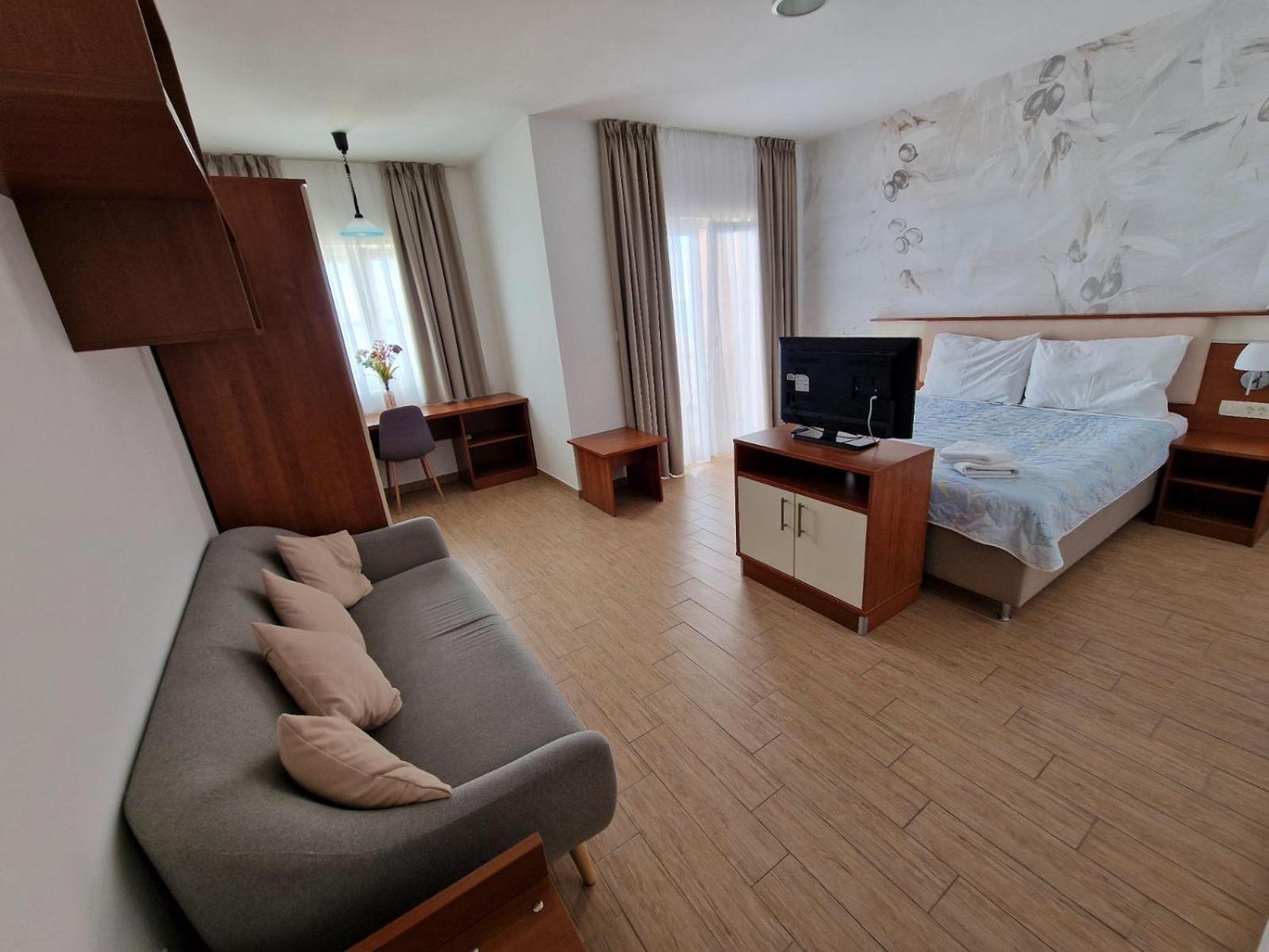 Pension Augustino Miletici Екстер'єр фото